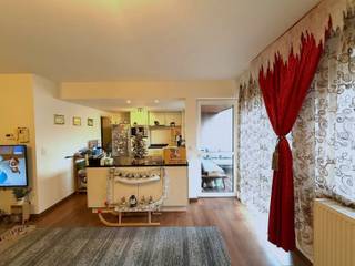 Appartement met twee slaapkamers gelegen in het centrum van Herentals.Indeling en omschrijving:Bij het betreden van het appartement komen we in de...