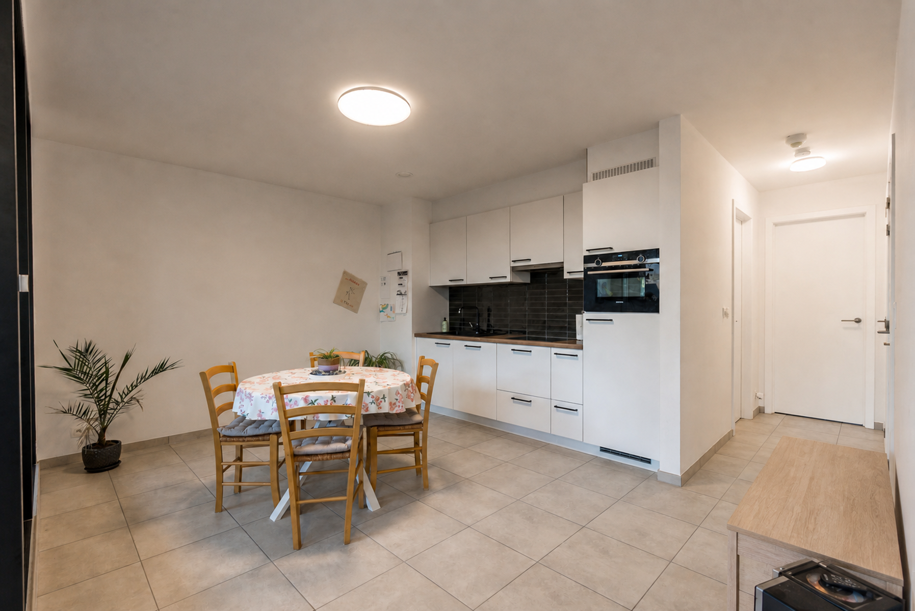 Modern instapklaar appartement met terras en 2 staanplaatsen - foto 5