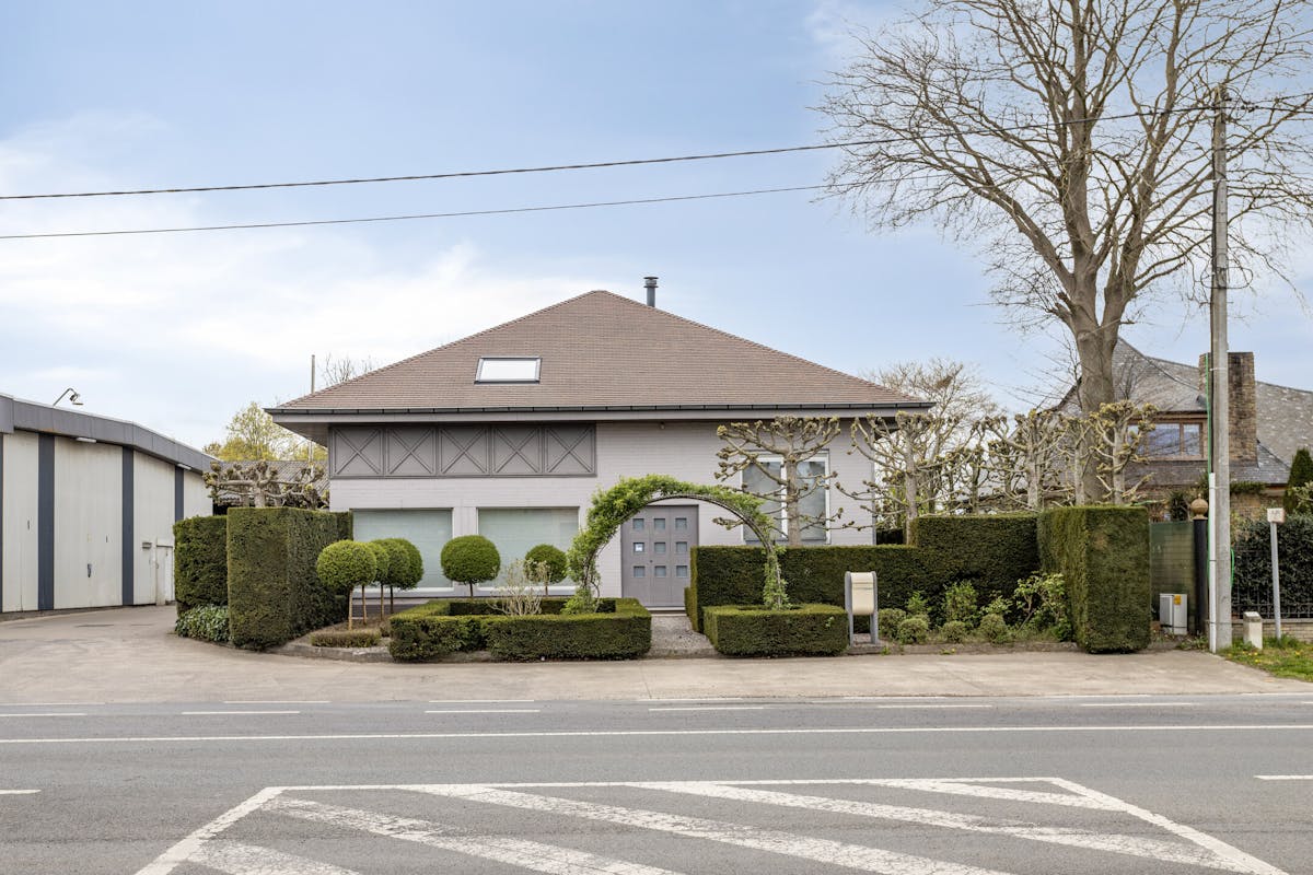 Uitzonderlijke eigendom: woonst met loods op toplocatie - foto 3