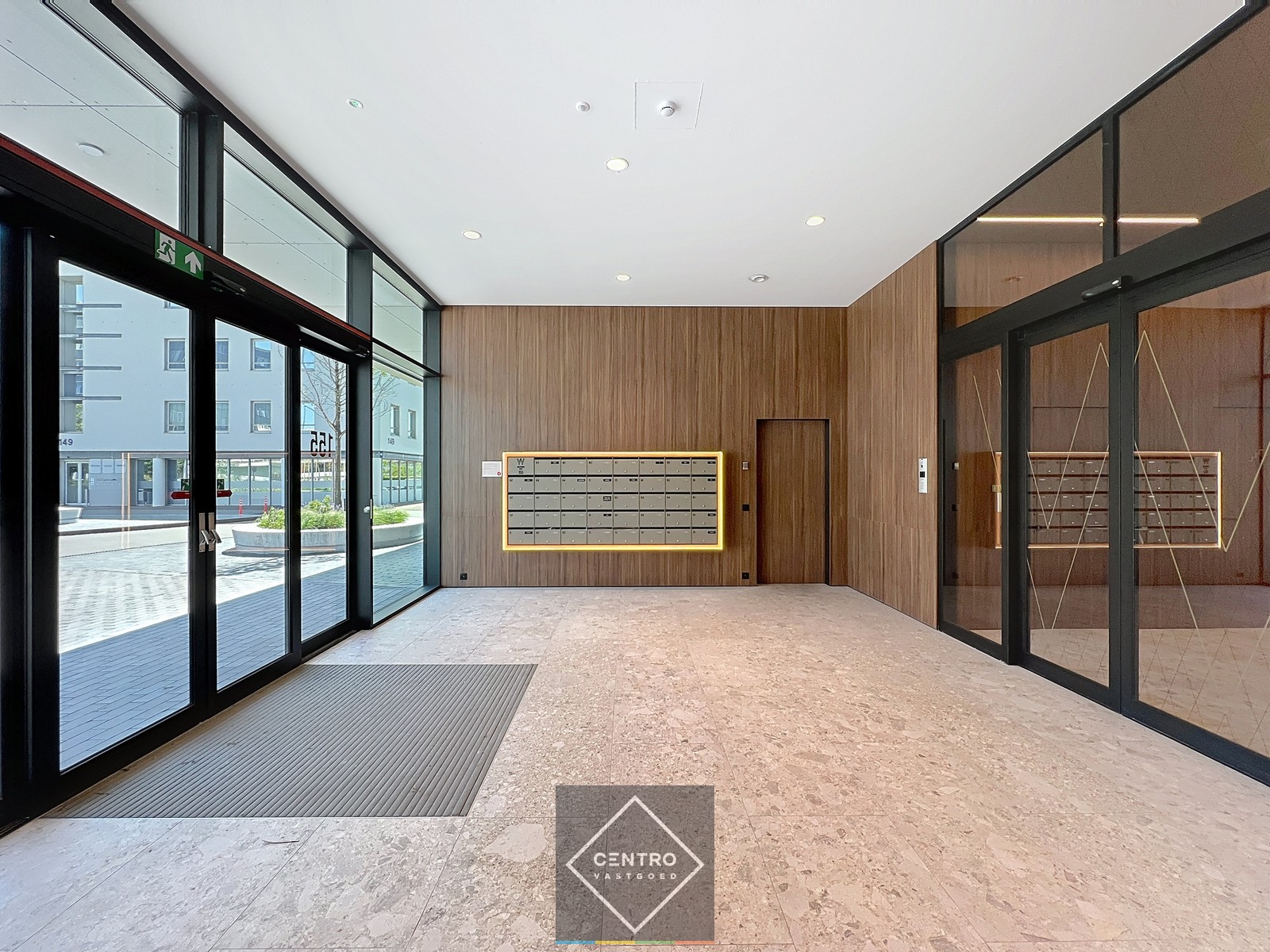 SCHERP GEPRIJSDE kantoorruimte (±240m²) met prachtige zichten in de Westwing Tower op de derde verdieping ! - photo 5