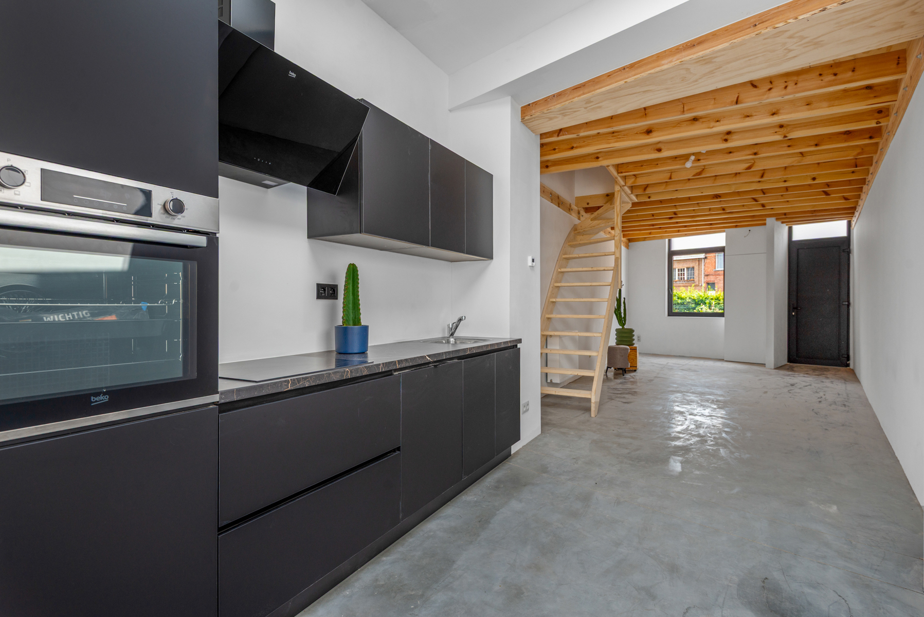 Volledig vernieuwde woning met stadstuin en 2 slpk - foto 2