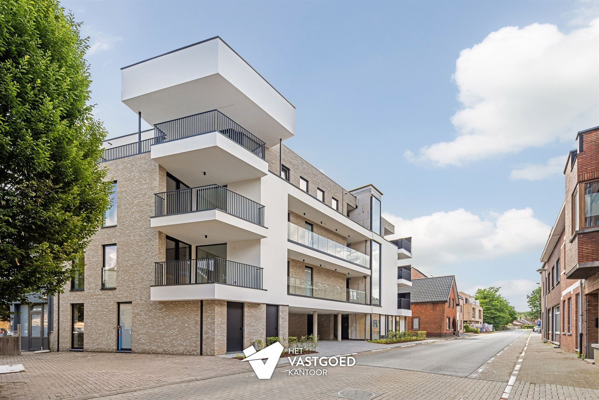 RUIM EN LICHTRIJK APPARTEMENT MET 1 SLAAPKAMER - foto 1
