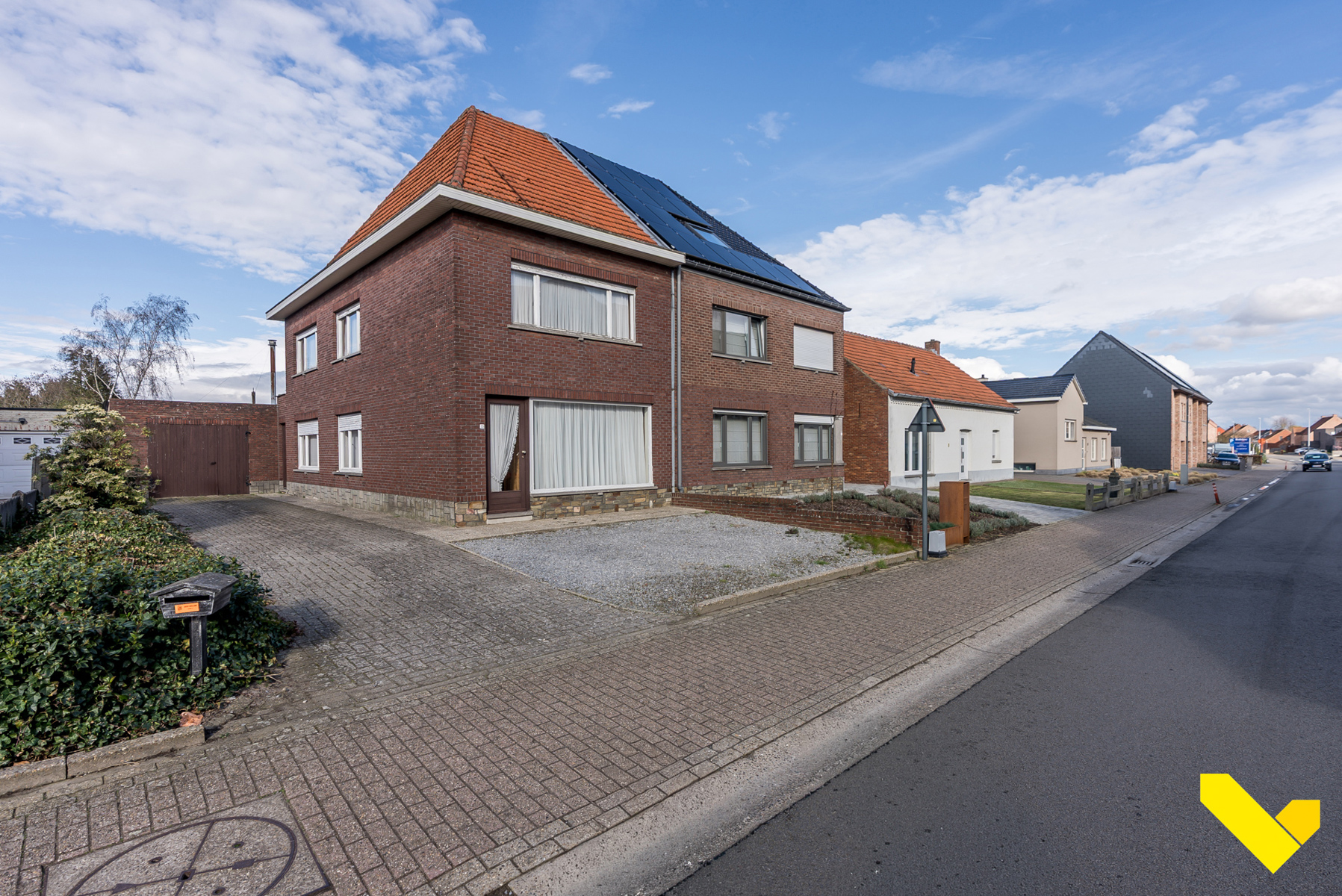 Te renoveren centraal gelegen woning. - foto 2