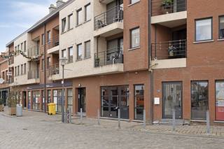 Goed gelegen handelspand van 158m², voorzien van sanitair en kitchenette, bouwjaar 2009, in het centrum van Herentals, nabij de Zandpoort...