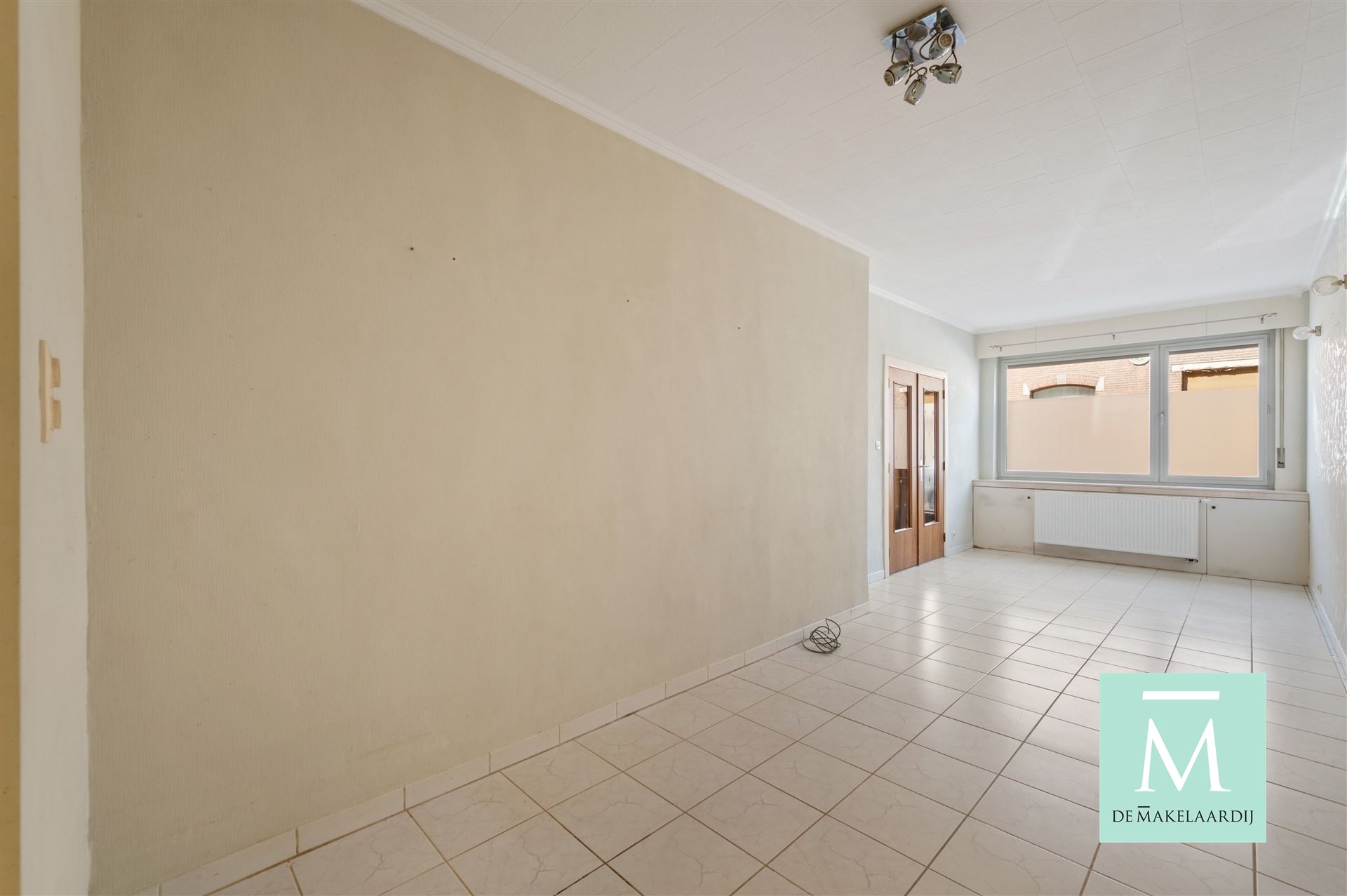 Leuke, op te frissen starterswoning met 3 slaapkamers en gezellig terrasje op toplocatie! - foto 4