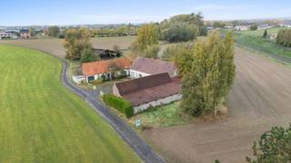 <p>Farmhouse to renovate or demolish, ideally located in an exceptionally quiet and rural setting, surrounded by vast fields and enjoying beautiful open views.<br /><br />This property offers a rare opportunity for those dreaming of countryside living with maximum freedom. The 2,755 m² plot provides an excellent basis for a renovation project or a complete rebuild. The existing outbuildings offer additional possibilities, such as storage or custom-built annexes to suit your plans.<br /><br />The open surroundings create a strong sense of space, peace, and privacy, while the property remains easily accessible.<br /><br />An additional asset is the possibility to purchase an extra plot of approximately 500 m². Moreover, an approved change of use from agricultural to residential with residential outbuildings is already in place, making this property particularly attractive for future-oriented building or investment projects.<br /><br />A unique opportunity for lovers of outdoor living looking for a project full of character and potential.<br /><br />More information or to schedule a visit: wim@immobeguin.be<br /><br />For sale via Immo Beguin, your real estate expert since 2009, with offices in Ronse, Waregem, Kortrijk, Deinze, Tournai, and Lessines.</p>