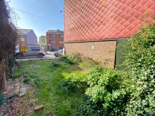 Êtes-vous à la recherche d’un terrain à bâtir intéressant situé dans un emplacement stratégique ? Ce terrain d’environ 1a80ca selon le cadastre...