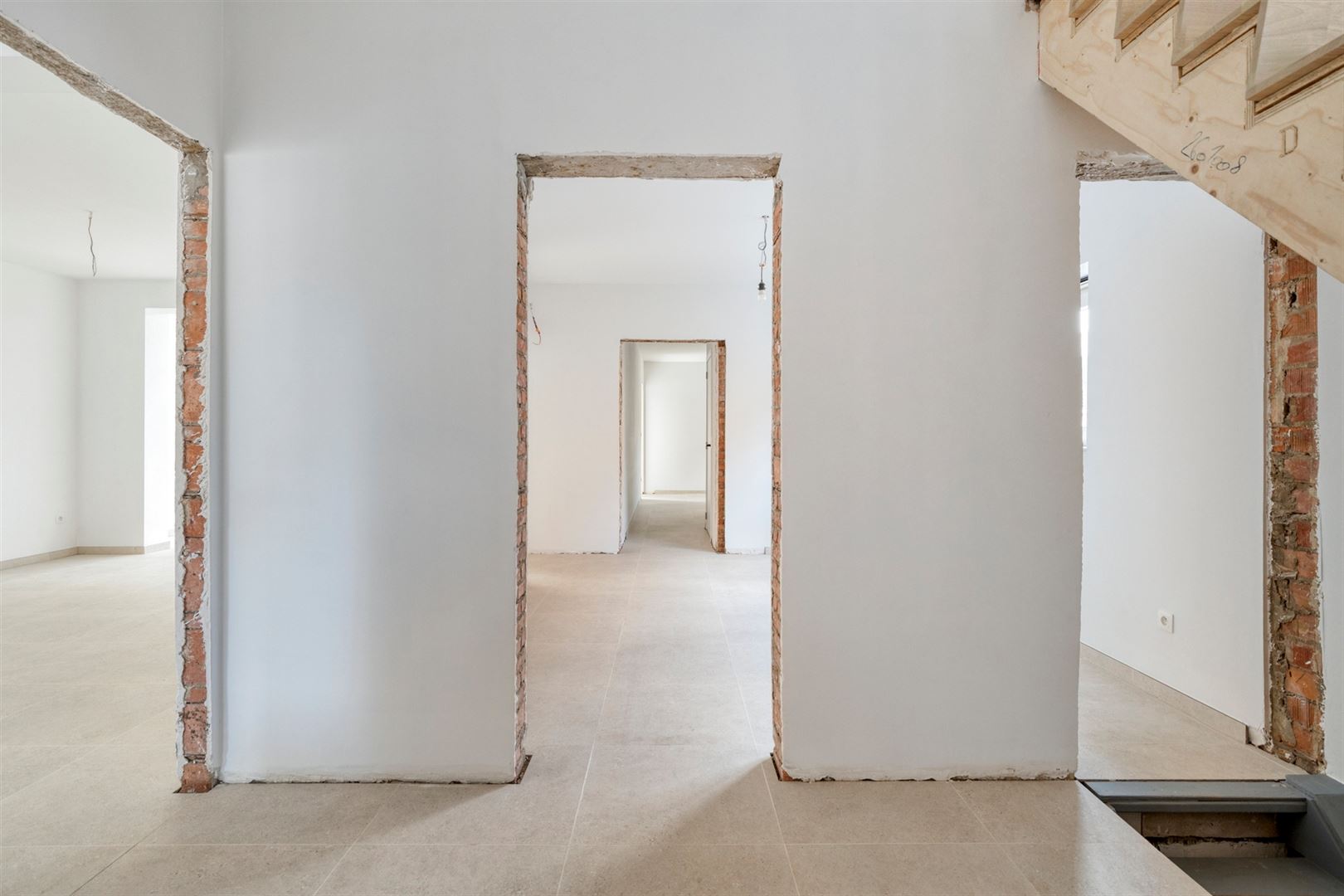TE KOOP: Volledig gerenoveerde en instapklare woning met 3 slaapkamers te Koersel! - foto 4