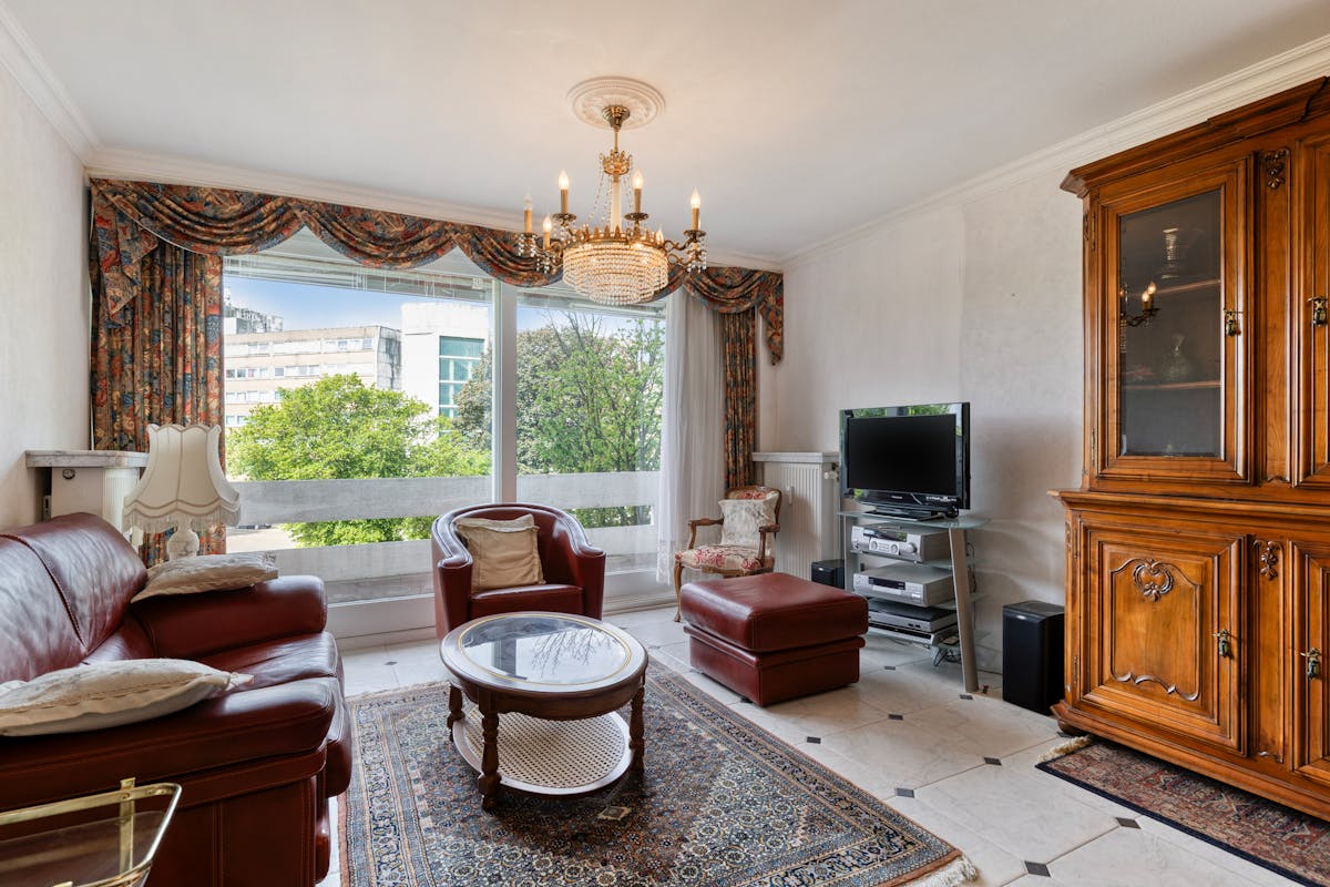 Te renoveren appartement met 2 slaapkamers in Bosuil-wijk! - foto 1
