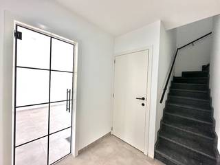 Ontdek dit ruim en lichtrijk nieuwbouwappartement gelegen te Tongeren. Dit appartement combineert hoogwaardige afwerking, hedendaagse architectuur...