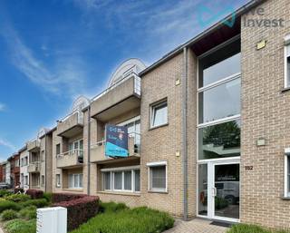 Het appartement bevindt zich op de eerste verdieping van een kleinschalig gebouw zonder lift en is vlot bereikbaar via een gemakkelijke trap. De...