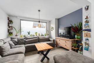 [[ DIT PAND NEEMT DEEL AAN DE ERA OPEN HUIZEN DAG OP 13/6 VAN 16:00 TOT 17:00 ]]
<p>Te koop: Instapklare woning met leuk terras/tuin in Dendermonde, dichtbij invalswegen.</p>

<p> </p>

<p>Dit verzorgde huis biedt een praktische indeling en een comfortabele leefruimte. Dankzij de ligging nabij scholen, openbaar vervoer en belangrijke invalswegen geniet u van een vlotte bereikbaarheid. De woning is instapklaar, waardoor u meteen kunt verhuizen, en de ruime zolder biedt de mogelijkheid om een vierde slaapkamer te creëren.</p>

<p> </p>

<p>Belangrijkste ruimtes:</p>

<p>• Woonkamer (20 m²) met kachel en gezellige sfeer</p>

<p>• Keuken (37 m²) met veel ruimte voor koken en eten</p>

<p>• Drie slaapkamers (14 m², 10 m², 6 m²)</p>

<p>• Badkamer (4 m²) met douche, toilet en wastafel</p>

<p>• Apart toilet (2 m²)</p>

<p>• Inkomhal (7 m²) en traphal (5,5 m²)</p>

<p>• Kelder (3 m²) voor extra opslag</p>

<p>• Zolder (40 m²) met potentieel voor extra kamer</p>

<p> </p>

<p>Troeven:</p>

<p>• Dichtbij invalswegen voor optimale bereikbaarheid</p>

<p>• Instapklaar – direct bewoonbaar</p>

<p>• Mogelijkheid tot vierde slaapkamer op zolder</p>

<p>Leuke terras tuin met berging</p>

<p> </p>

<p>Neem vandaag nog contact op met uw ERA-makelaar voor een bezoek.</p>

<p> </p>

<p>JOUW DROOMHUIS. ZO GEVONDEN!</p>