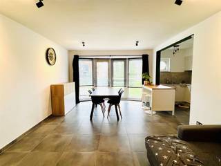 Cozy apartment with 1 bedroom - FOR RENT FROM 16/8/24 This cozy apartment (1st floor) with underfloor heating was renovated in 2017 so it is in...