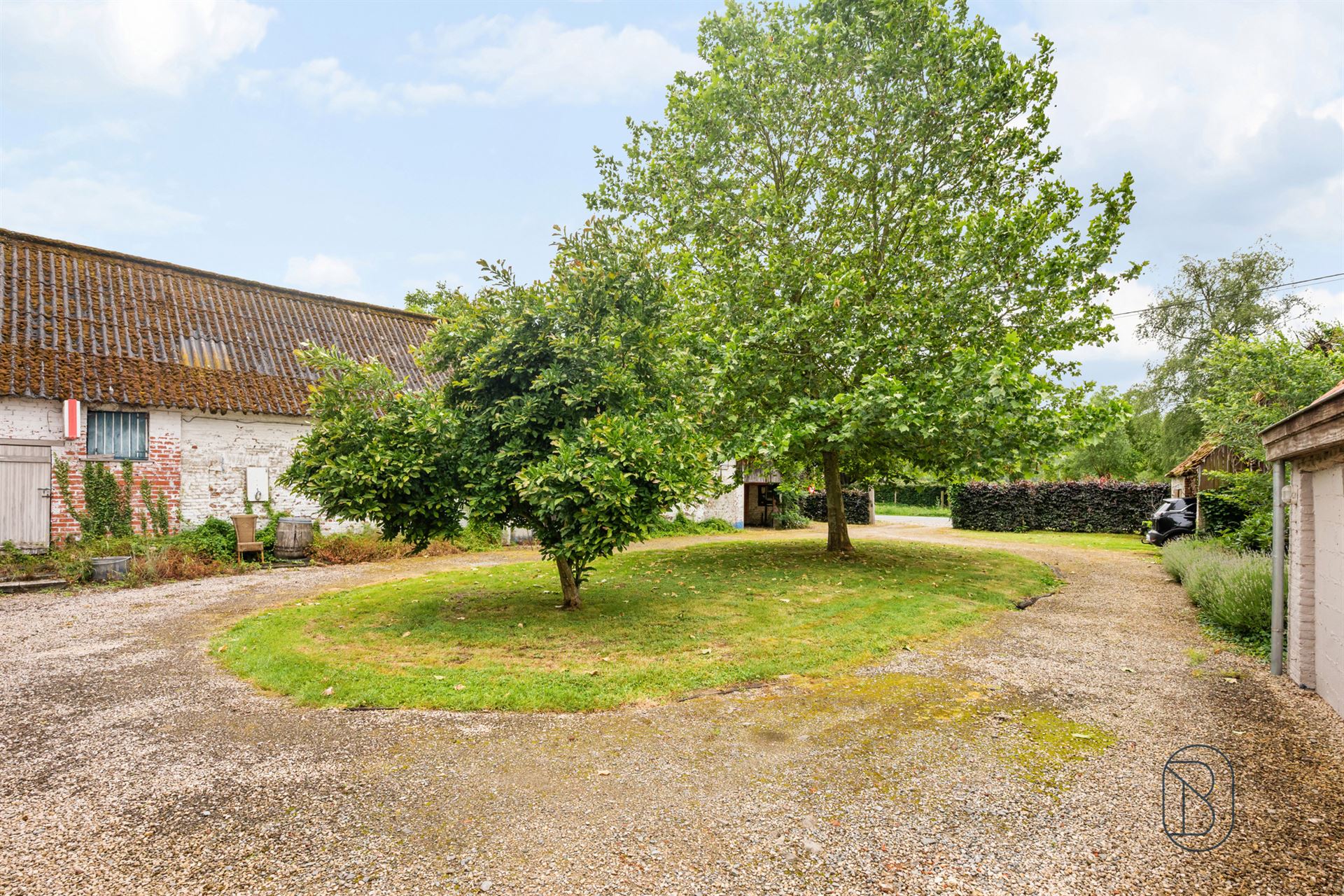 Charmante fermette met schuur op een absolute toplocatie - foto 4