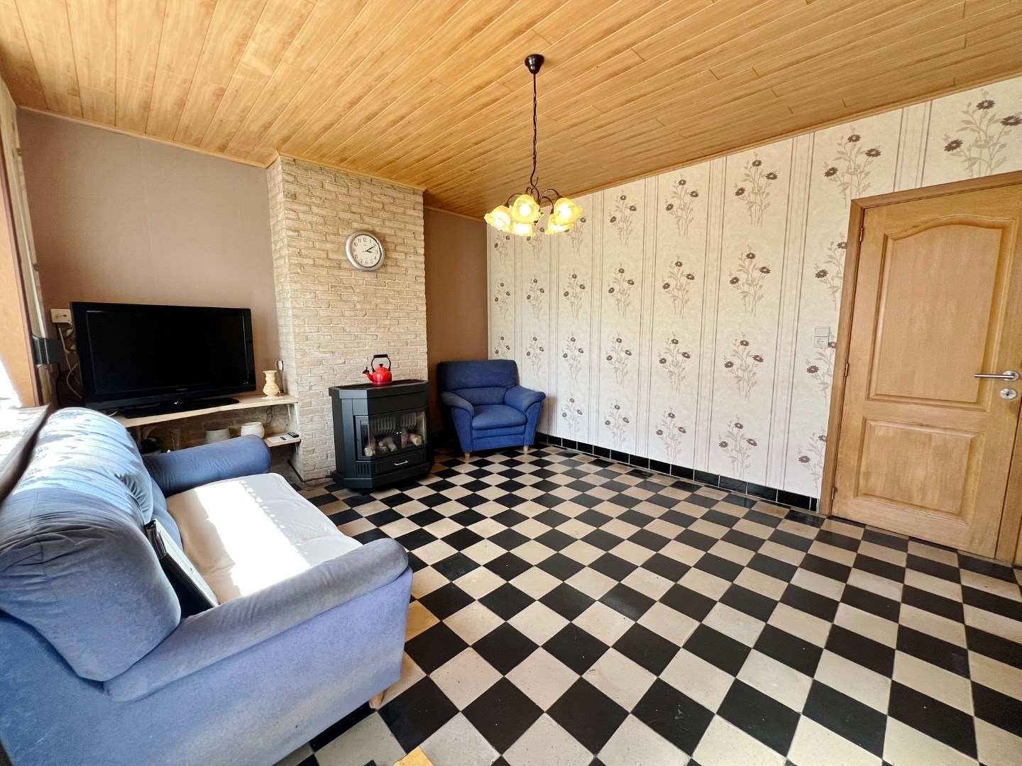 Te renoveren woning in de rustige dorpskern van Elverdinge. - foto 3