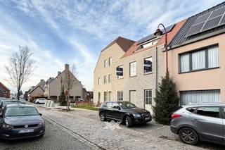 Deze eigendom is ideaal als gezinswoning én bijzonder interessante als investering. Met een verwachte maandelijkse huurprijs van €1.400 biedt...