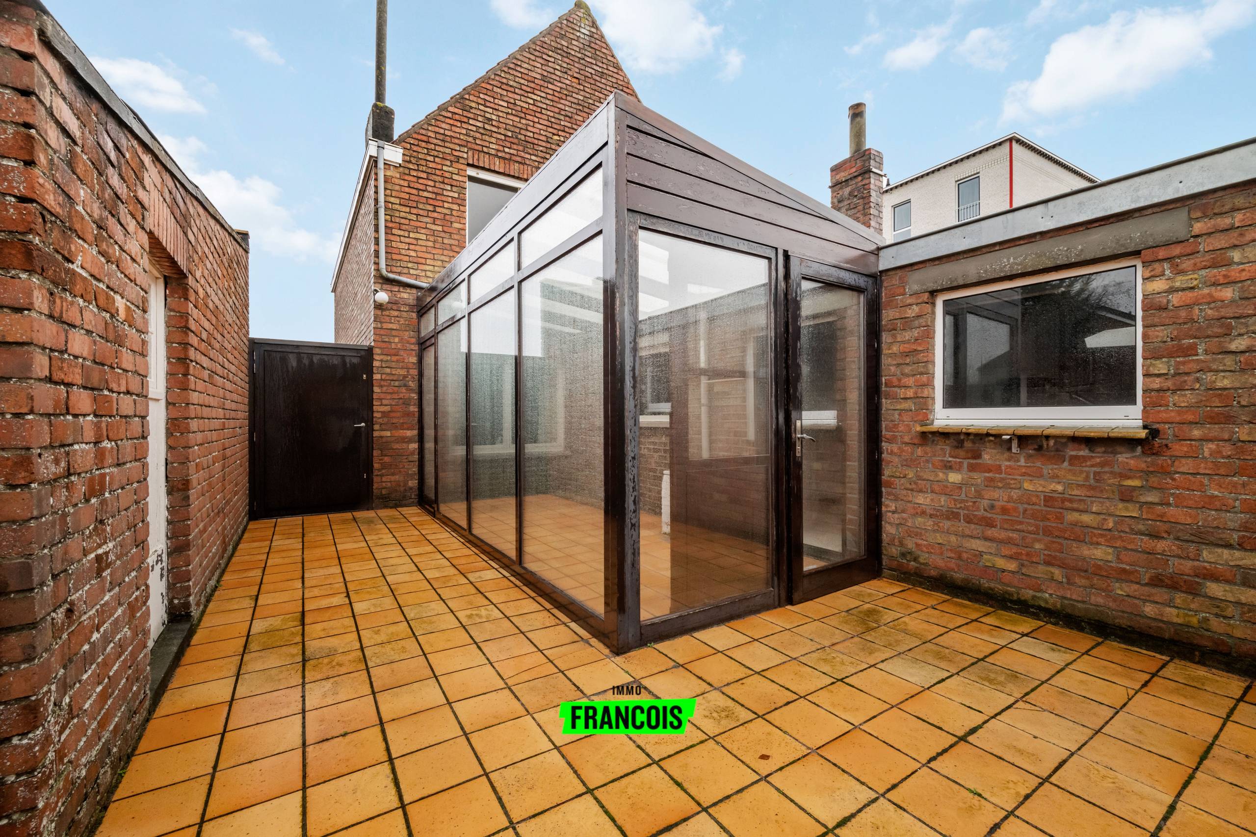 Te renoveren woning met veel potentieel in Oudenburg - foto 5