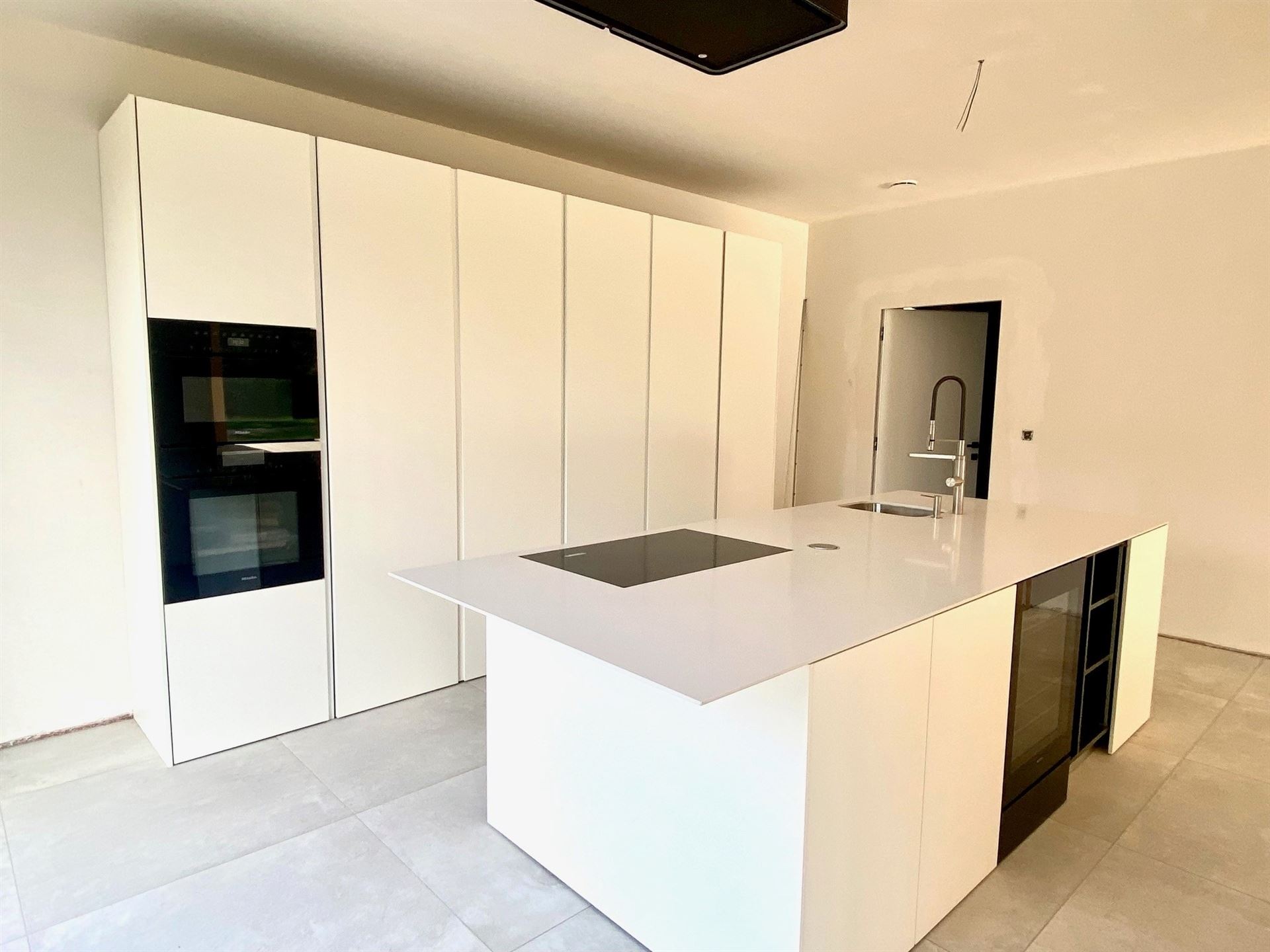 Moderne en grote nieuwbouwvilla met zuid-gerichte tuin! - foto 5