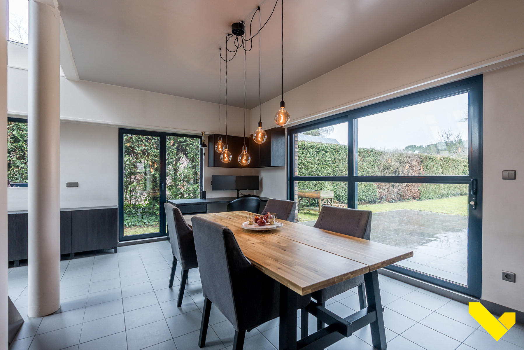 Instapklare gezinswoning met ruime tuin en garage - foto 5