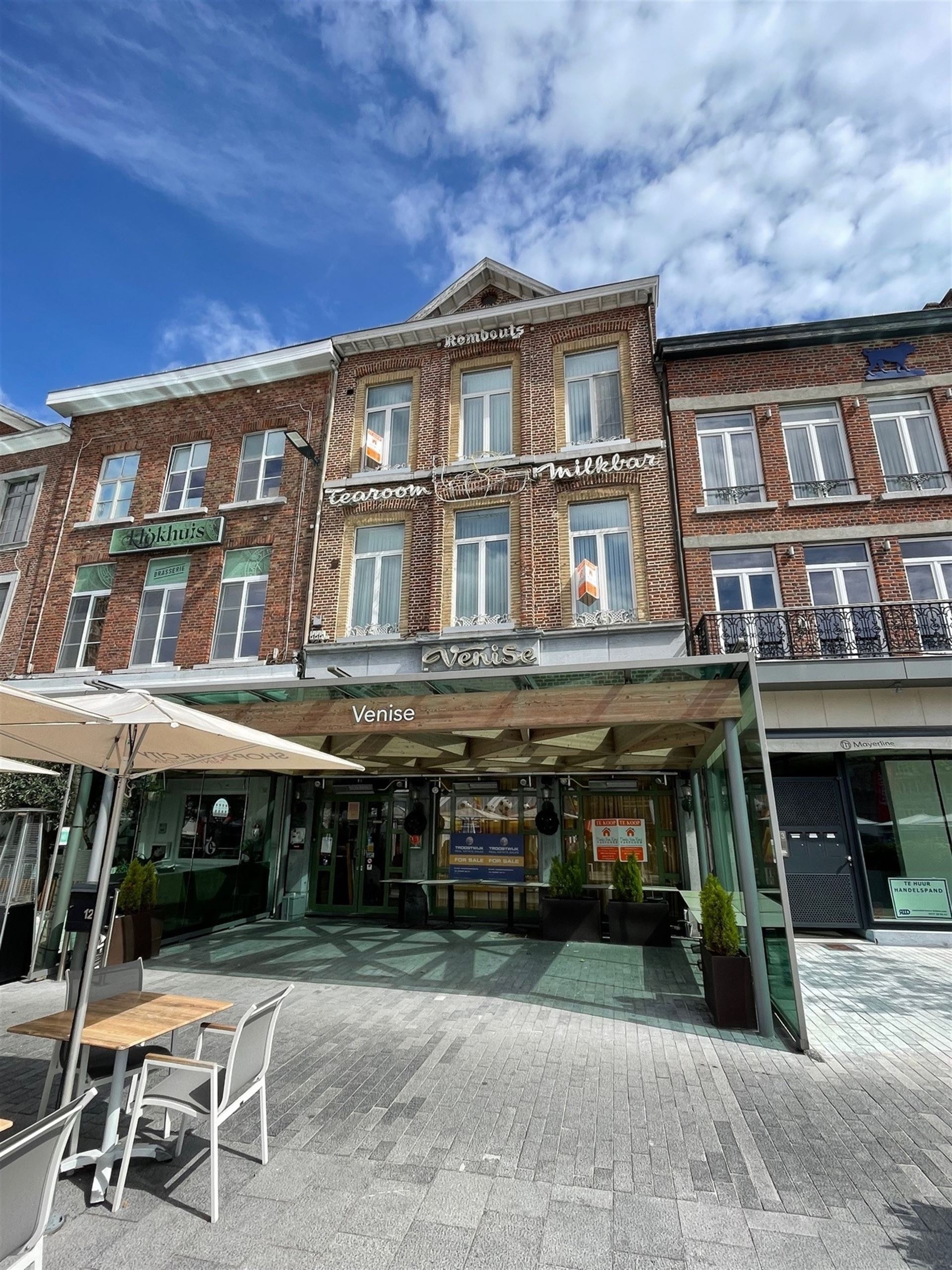 Commercial for sale in Sint-Truiden with 4 bedrooms - photo 1