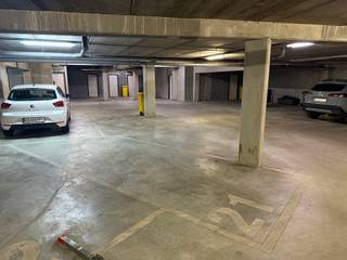 <p><strong>Ondergrondse autostaanplaats in de Steenweg op Antwerpen 51-61 (P21) te Turnhout. Beschikbaar: onmiddellijk.</strong></p>
<p><strong>Ligging:</strong> gunstig gelegen op de Steenweg op Antwerpen te Turnhout. Vlot bereikbaar en belangrijke invalswegen.<span><br /></span></p>
<p><span><strong>Beschrijving:</strong> Minimale huurpreriode 1 jaar. Huurprijs: € 55,00 per maand.</span></p>