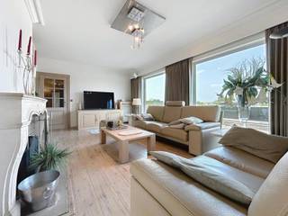 Energiezuinig dakappartement van 172 m² op een interessante locatie, bestaande uit een inkomhal met vestiaire en gastentoilet, een ruime en...