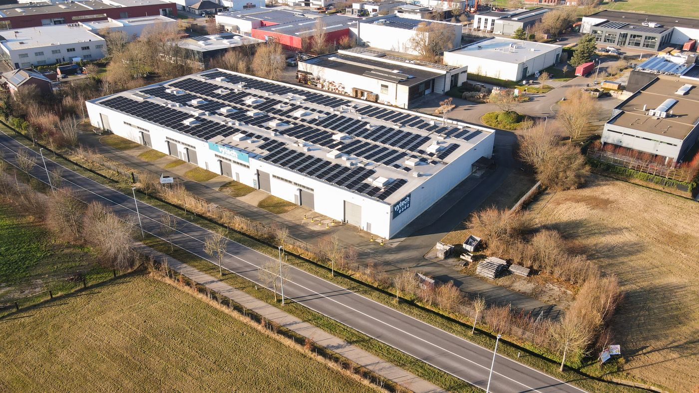 Bedrijfsgebouw van 5.483 m² op eigen perceel van 10.194 m² met uitstekende bereikbaarheid te Duffel - foto 2