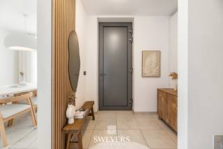 Voor meer info en foto’s, surf naar www.swevers.be – In een rustige en kindvriendelijke buurt van Leopoldsburg wacht deze instapklare halfopen...