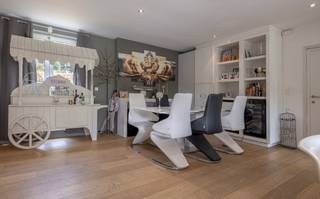 Mooie ééngezinswoning met grote tuin te Dilbeek !Ontdek deze instapklare 4-gevelwoning, welgelegen nabij Regina Caeli Lyceum, sportinfrastructuur,...