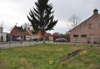Op zoek naar een vrijstaande woning op een groot perceel (1778 m²) met atelier gesitueerd in een landelijk kader dan biedt dit eigendom u...