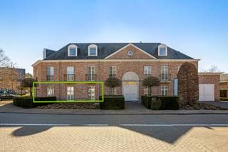 Dit bemeubelde appartement is gelegen in het centrum van Lichtaart op wandelafstand van winkels, scholen, openbaar vervoer, horeca...Dit appartement...