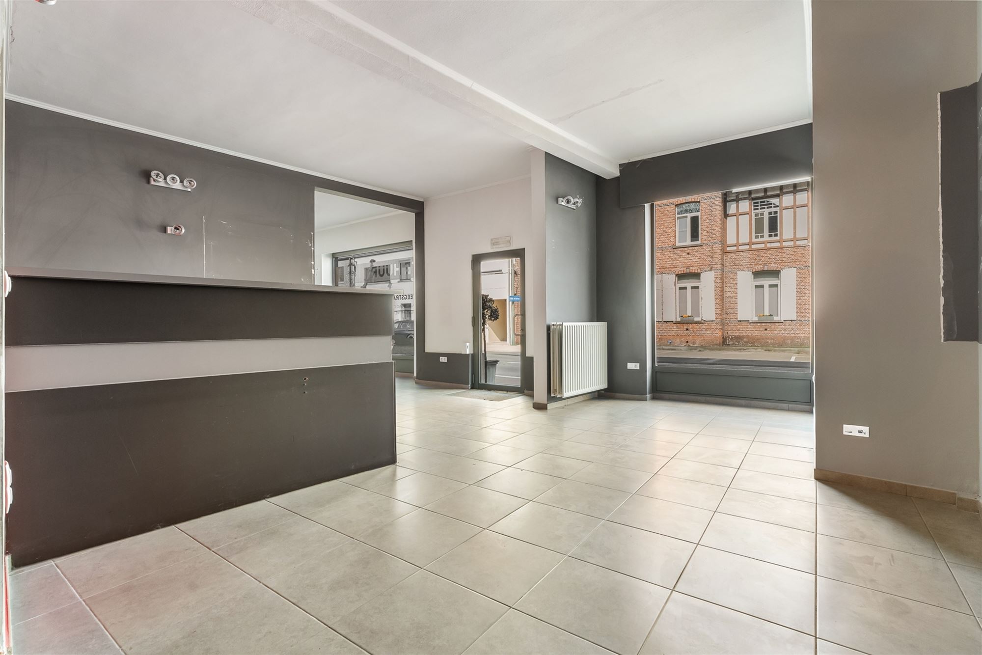 HANDELSPAND OP PERFECTE LOCATIE MET ENORME VISIBILITEIT! - foto 2