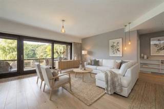 Wonen in alle rust, midden in een prachtig privédomein van 5 hectare aan de rand van de stad? Dit unieke appartement in De List biedt...