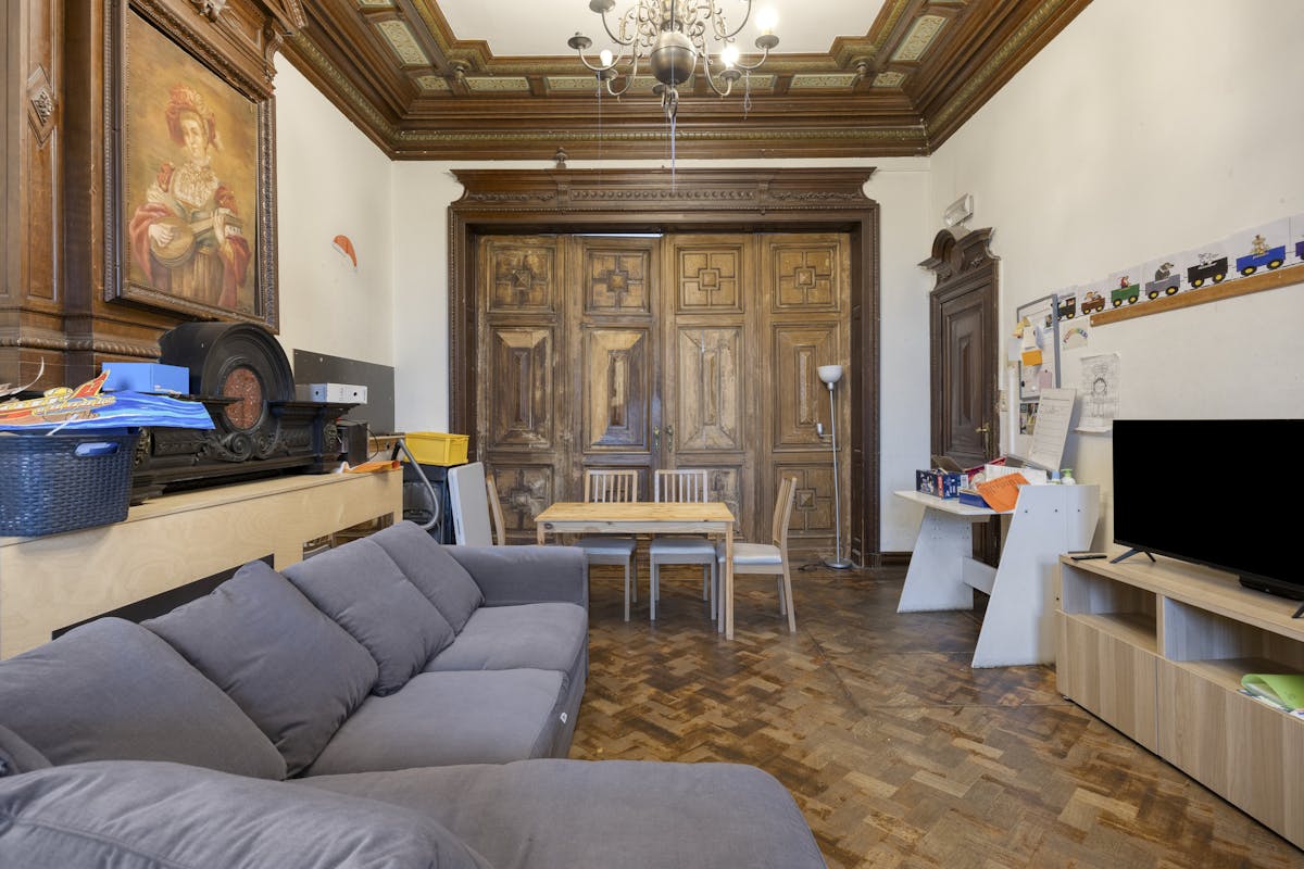 Op te frissen herenhuis met 7 slaapkamers en stadstuin. - foto 4