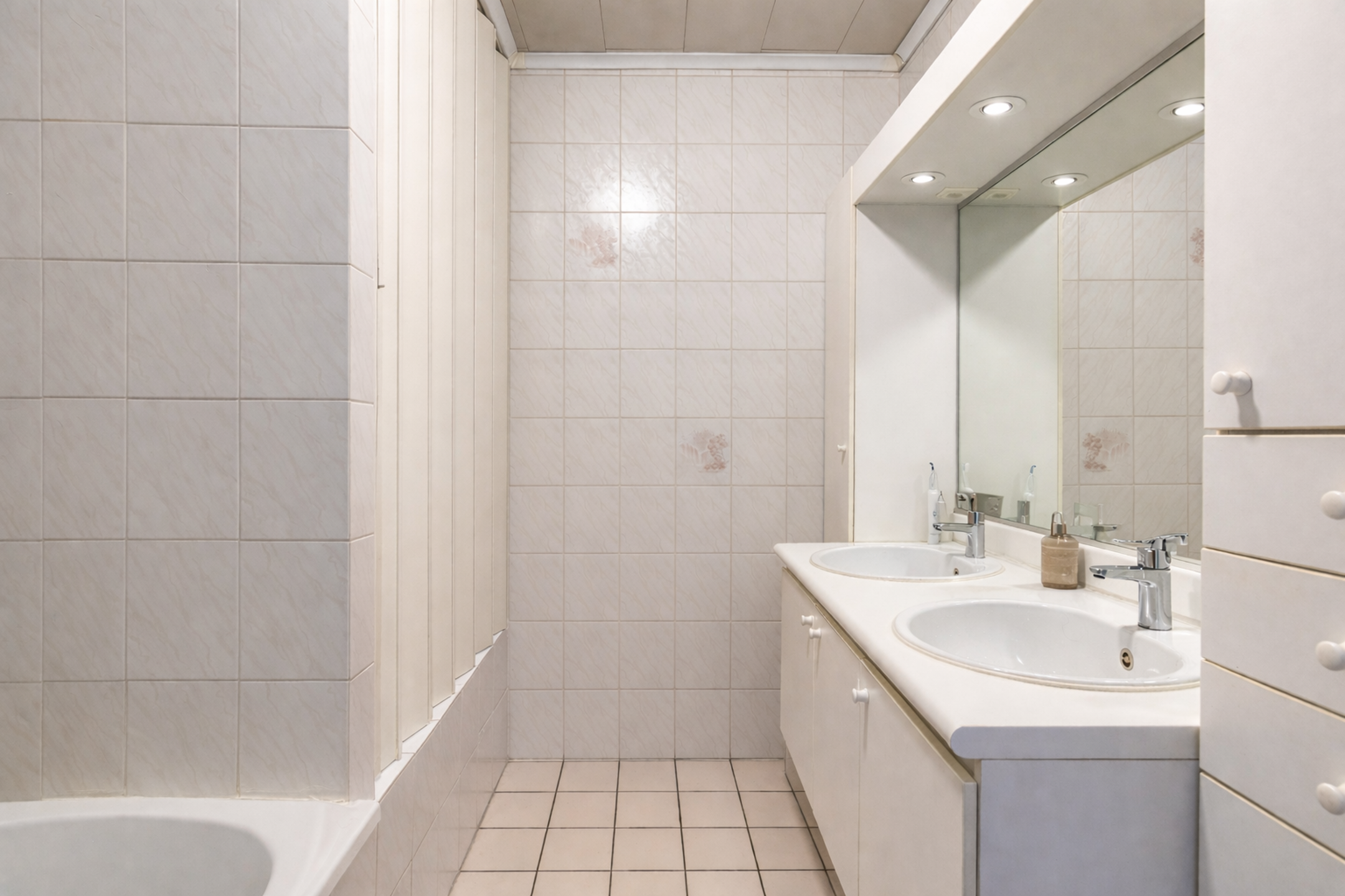 🏠 UITZONDERLIJKE OPBRENGSTEIGENDOM: 3 units op Toplocatie! - foto 5