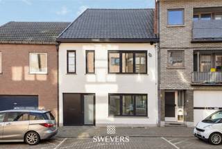 Voor meer info en foto’s, surf naar www.swevers.be –In het centrum van Diest wacht deze volledig gerenoveerde op haar nieuwe eigenaar. Tussen 2023 en...