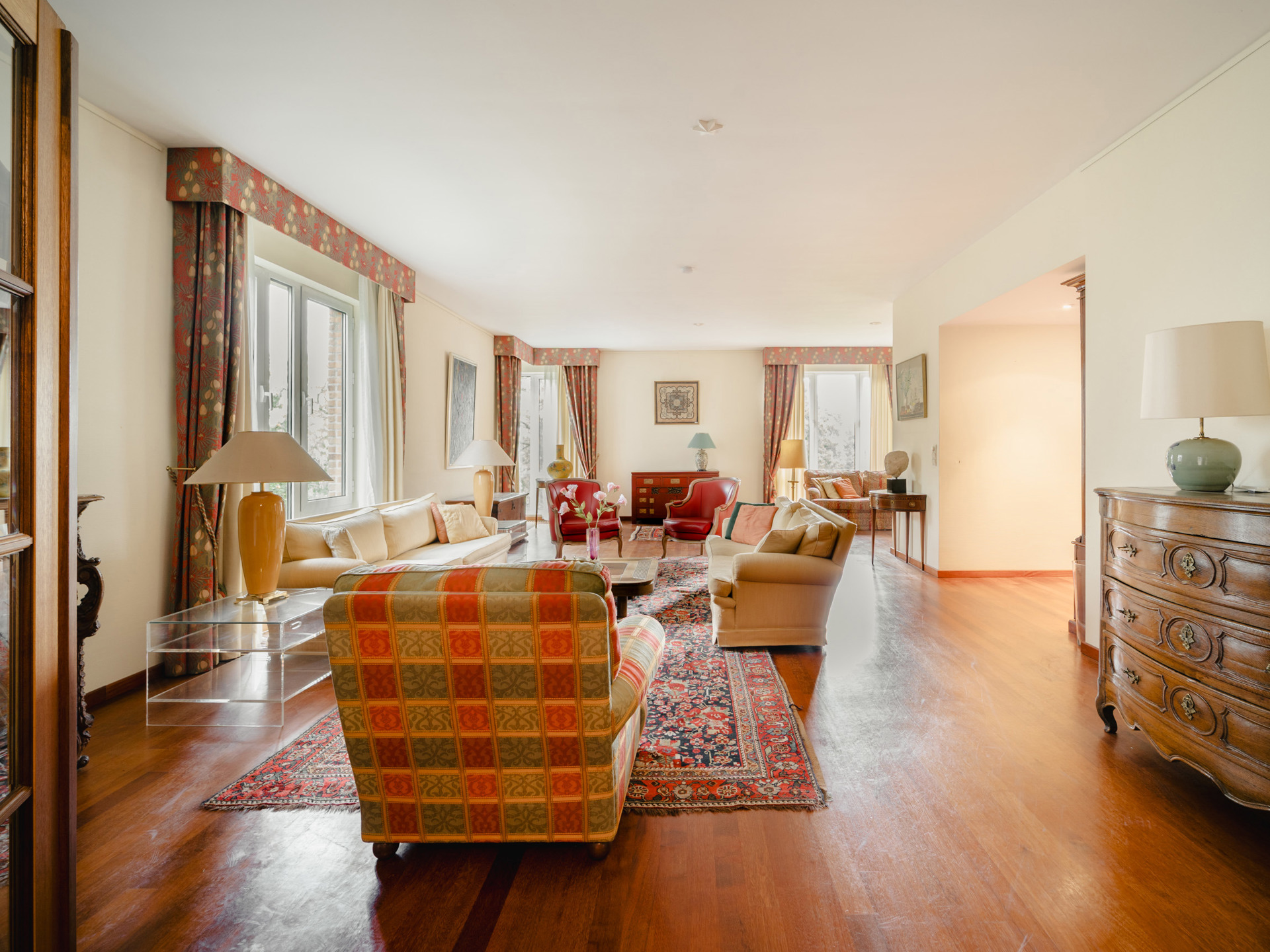 Apartment for sale in Ixelles with 4 bedrooms - photo 2