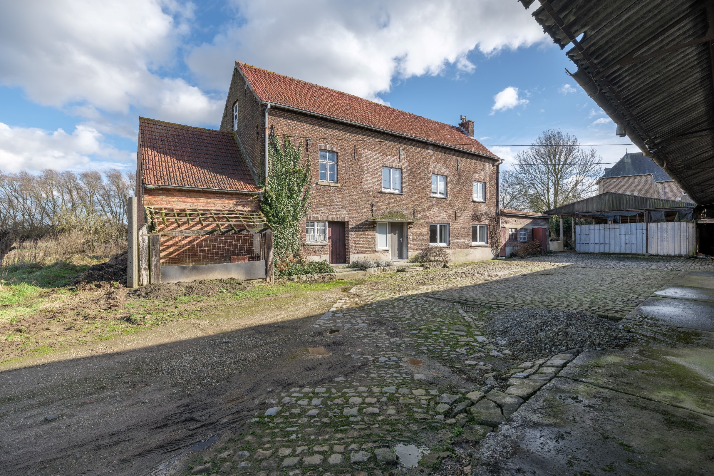 Voormalige te renoveren watermolen + woonst met stalling op een terrein van 17262m2 te Halen. - foto 5