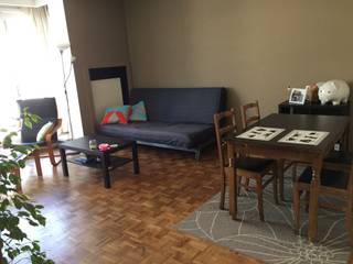 Lichtrijk 2-slaapkamerappartement met terras vlak bij Sint-Pietersstation en Citadelpark<br /><br /><strong>KONINGIN ASTRIDLAAN 137 – GENT</strong><br /><br />Dit aangename en lichtrijke appartement van 102m² is gelegen op de 5e verdieping van een goed onderhouden gebouw, vlak bij het Sint-Pietersstation en het Citadelpark.<br />De uitstekende ligging, het terras en de grote hoeveelheid natuurlijke lichtinval zijn enkele van de belangrijkste troeven van dit appartement.<br /><br />Het appartement omvat een <strong>zeer ruime inkomhal met apart toile</strong>t, een lichtrijke living met parketvloer en een ingerichte keuken met toestellen. Verder zijn er <strong>2 mooie slaapkamers</strong> en een<strong> recente badkamer</strong> met instapdouche en lavabomeubel met dubbele lavabo. Er is 1 slaapkamer die uitgeeft op een aangenaam terras.<br />Daarnaast beschikt het appartement over een<strong> individuele kelder</strong>. Het gebouw is voorzien van een <strong>lift </strong>en er is een <strong>gemeenschappelijke fietsenberging</strong> aanwezig.<br /><br /><strong>Troeven: </strong>zeer veel lichtinval, terras, uitstekende ligging nabij het Sint-Pietersstation en Citadelpark, vlotte bereikbaarheid en een uitstekende mobiliteitsscore.<br /><br /><strong>Beschikbaar vanaf 1 oktober 2026.</strong><br /><br /><strong>Huurprijs</strong>: € 925/maand<br /><strong>Algemene kosten</strong>: € 70/maand provisie<br /><strong>Verbruik:</strong> via afzonderlijke tellers<br /><br />Interesse? Vraag uw <strong>bezoek</strong> aan via de advertentie op de website of via <strong>www.tvevastgoed.be</strong><br />Meer info : tine@tvevastgoed.be of 0474970022