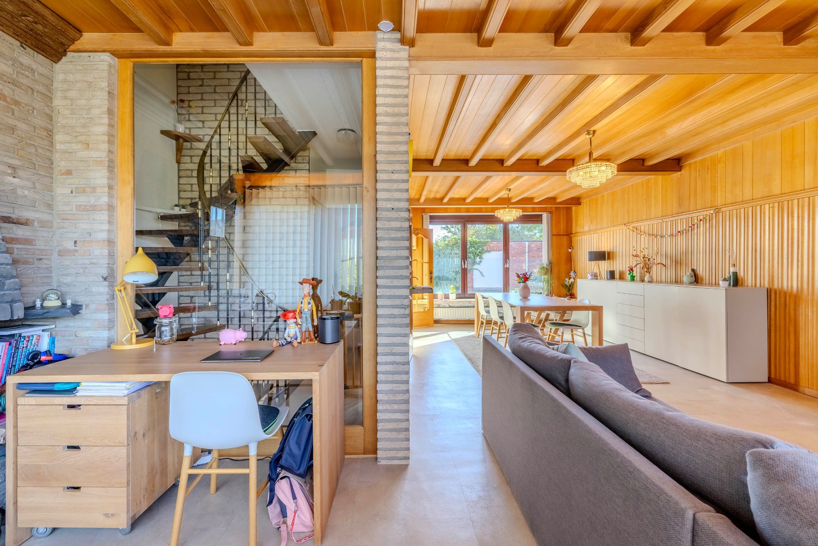 Ruime gezinswoning + magazijn - foto 4