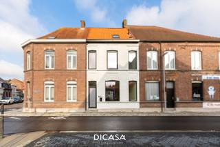 Deze karaktervolle, volledig instapklare woning in het centrum van Beveren-Roeselare is ideaal voor wie de charme van authenticiteit wil...