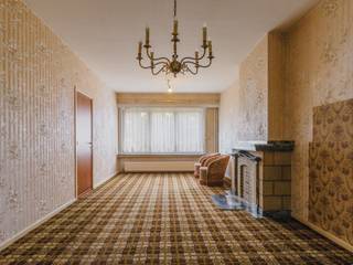 Bent u op zoek naar een woning boordevol potentieel? Deze karaktervolle woning bied je alle ruimte om jouw droomwoning te creëren. Dankzij de...