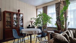 Dit ruime en karaktervolle appartement van 121m² is centraal gelegen in Antwerpen, nabij de Zoo en het Centraal Station.Het appartement bevindt zich...