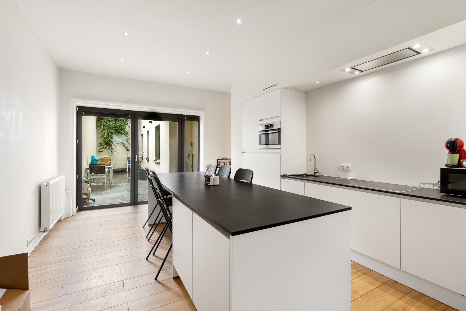 SCHITTEREND GLVL APPARTEMENT MET ZONNIG TERRAS VLAKBIJ CENTRUM - foto 3