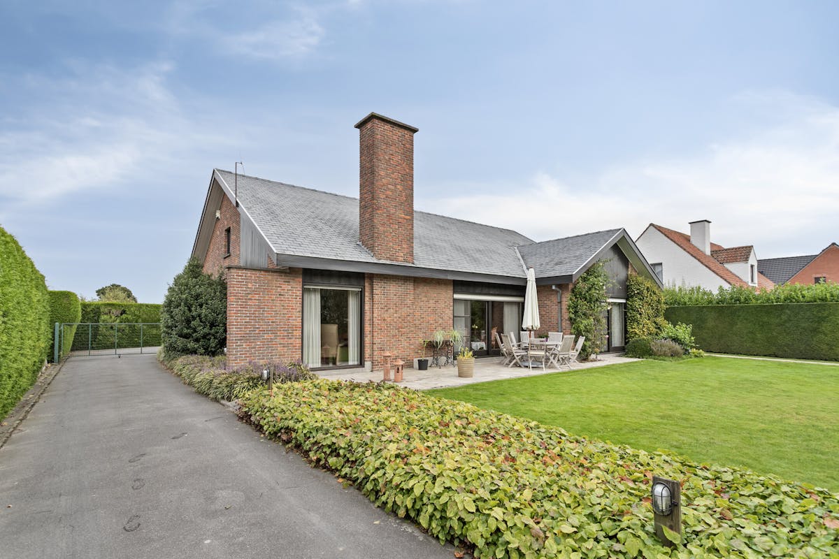 Single storey house for sale in Sint-Baafs-Vijve on 1417 m² - photo 1