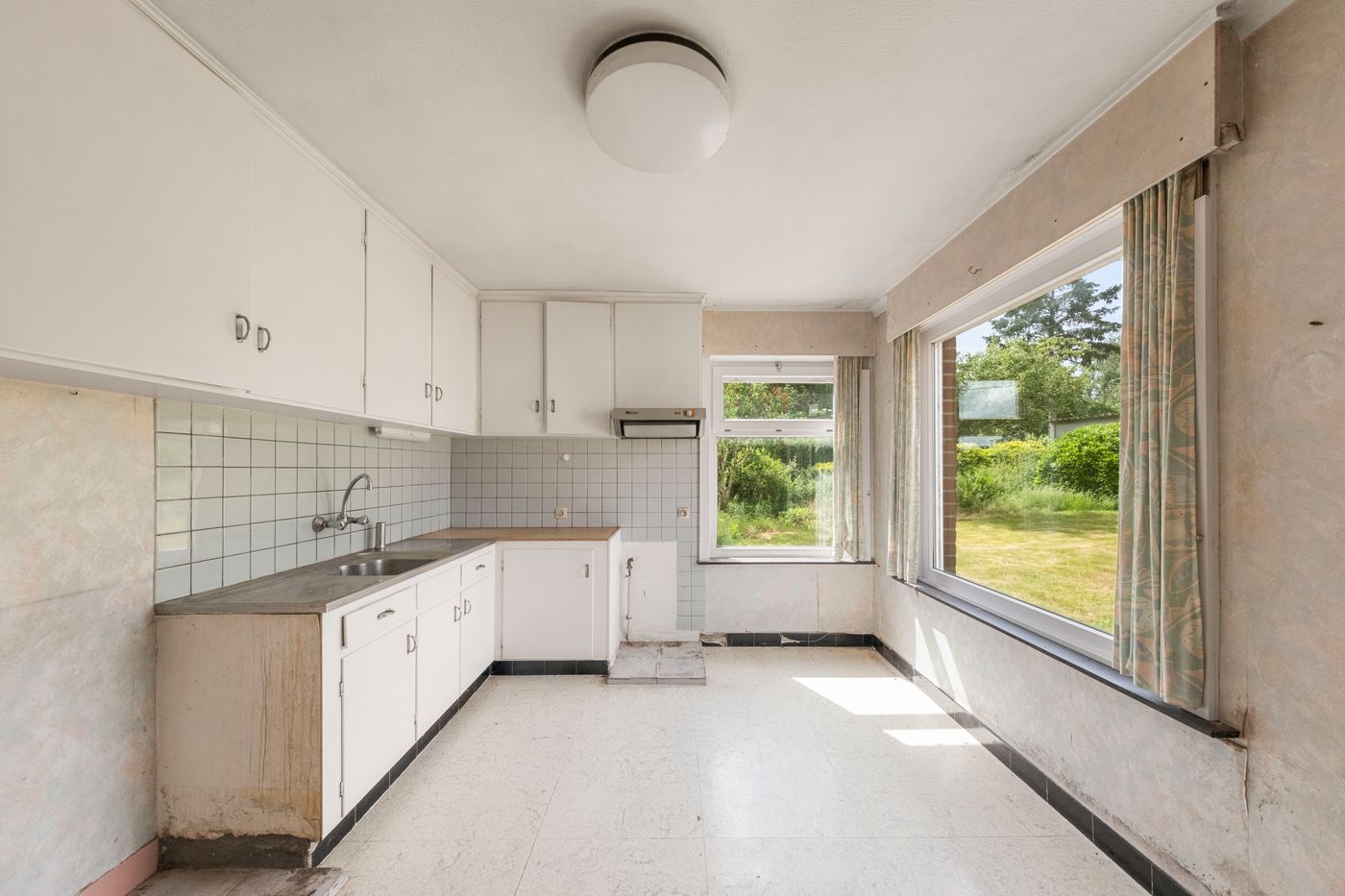 RUSTIG GELEGEN WONING OP EEN PRACHTIG PERCEEL VAN 2.237 M² TE HOOGLEDE - foto 5