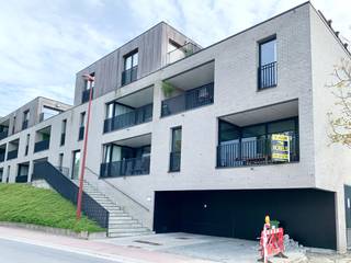 Te huur, recent 2-slaapkamer appartement in OosterzeleOp een UITERMATE GUNSTIGE LIGGING te Oosterzele ontpopte zich dit AANGENAAM WOONPROJECT. De...