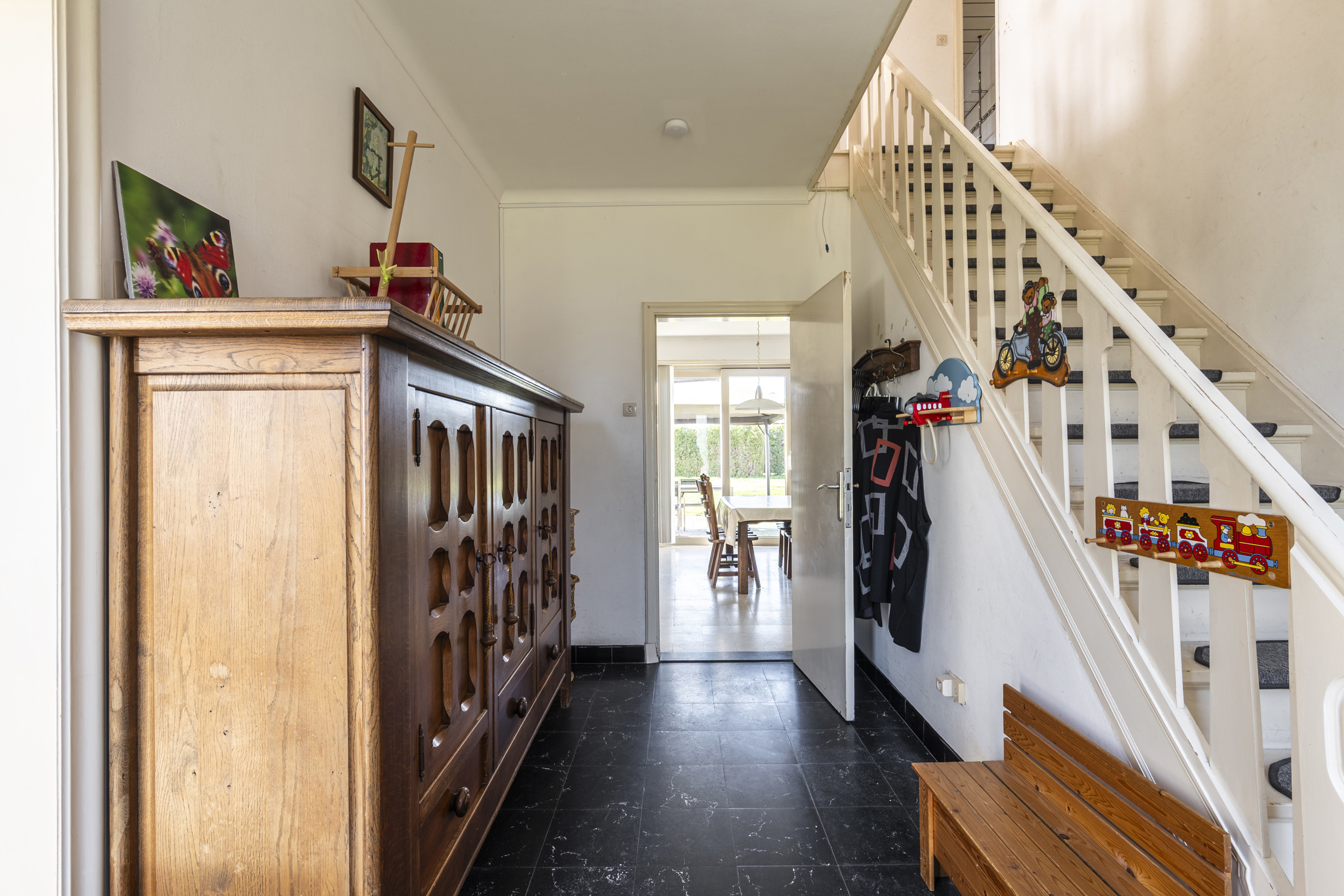 Vrijstaande woning met 4 slpk en 2 garages op 1.306m²  - foto 4