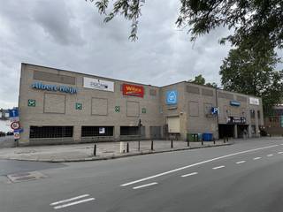 Garage boximmédiatement disponible...