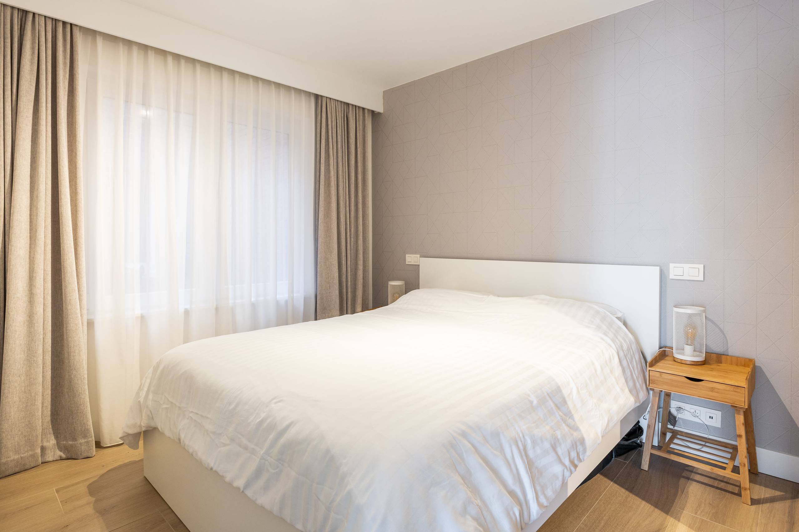 Gerenoveerd hoekappartement met beperkt zeezicht - foto 4